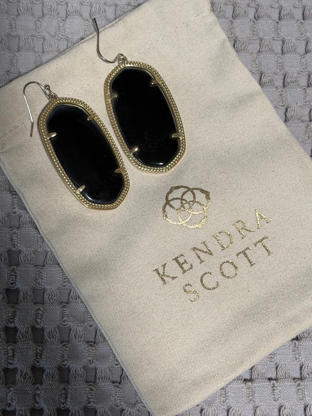 Kendra Scott Black Elyse Gold-Trim Drop Earrings